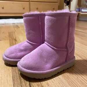 Lavender Uggs - size 7 (toddler)